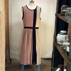 Alfani color blocked pleated sleeveless dress